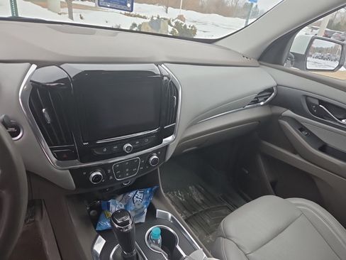 Used 2018 Chevrolet Traverse Premier w/ Driver Confidence II Package image 9