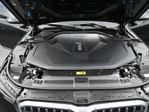 Used 2024 BMW i5 eDrive40i w/ M Sport Package image 42