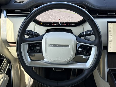 Used 2024 Land Rover Range Rover SE AWD/4WD image 18