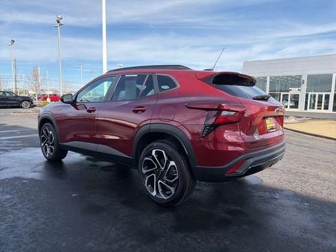 Used 2024 Chevrolet Trax RS w/ Sunroof Package image 5