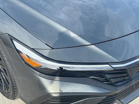 Certified 2026 Hyundai Elantra Sport FWD image 31
