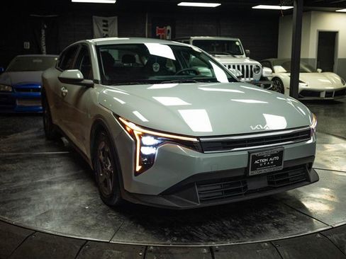 Used 2025 Kia K4 FWD image 5