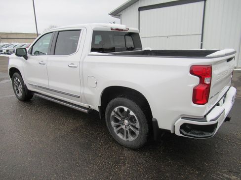 Certified 2025 Chevrolet Silverado 1500 High Country w/ Z71 Off-Road Package image 8
