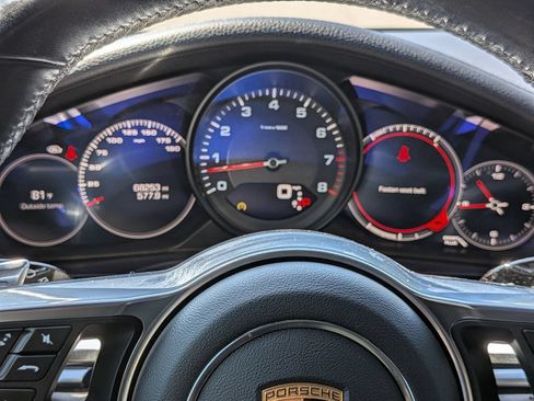 Used 2020 Porsche Panamera RWD image 20