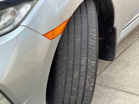 Used 2019 Honda Civic EX image 9