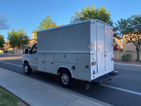 Used 2016 Ford E-350 and Econoline 350 Super Duty RWD image 10
