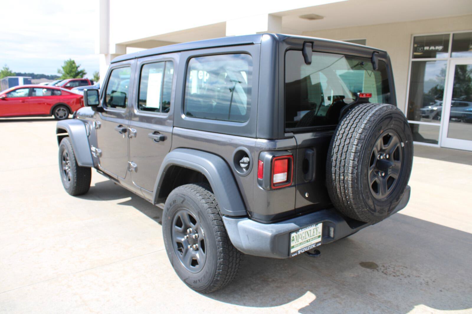Used 2018 Jeep Wrangler Unlimited Sport AWD/4WD image 9