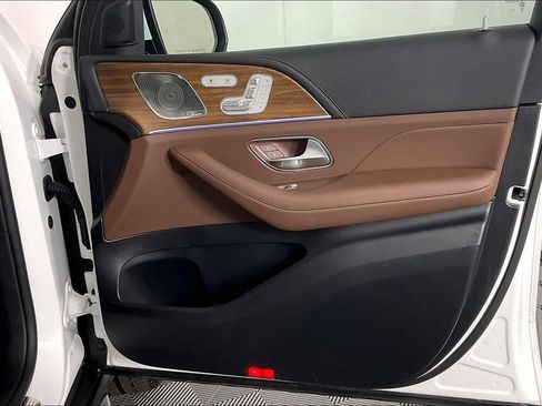 Certified 2025 Mercedes-Benz GLS 63 AMG 4MATIC image 16