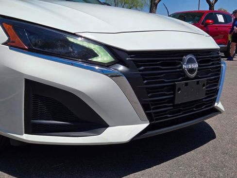 Used 2024 Nissan Altima 2.5 S FWD image 2