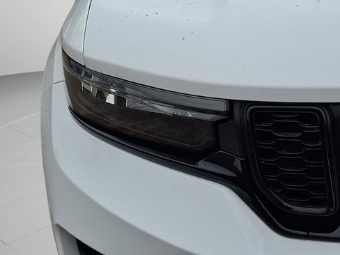 Certified 2023 Jeep Grand Cherokee Altitude image 28