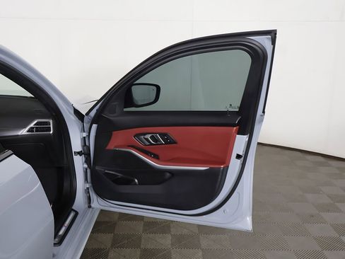 Used 2025 BMW 330i xDrive Sedan w/ M Sport Package image 20