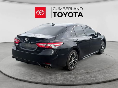Used 2019 Toyota Camry SE FWD image 5