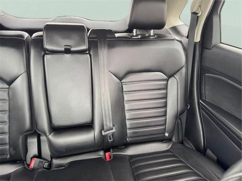 Used 2020 Ford Edge SEL image 17