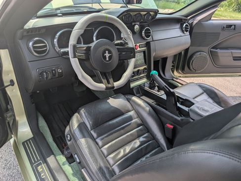 Used 2005 Ford Mustang GT Premium RWD image 7