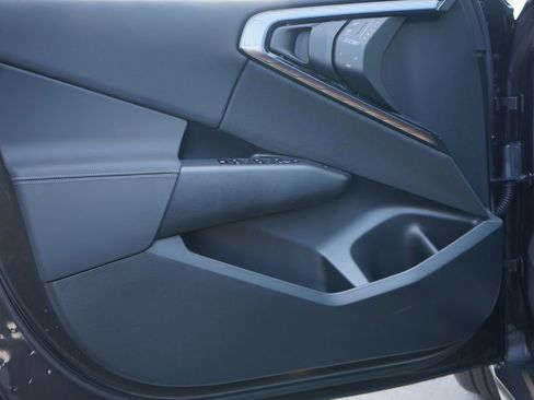 Used 2025 BMW X3 xDrive30i w/ Convenience Package image 9