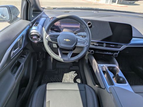 Used 2026 Chevrolet Equinox EV LT image 14