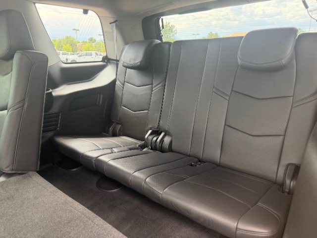 Used 2016 Cadillac Escalade Luxury AWD/4WD image 20