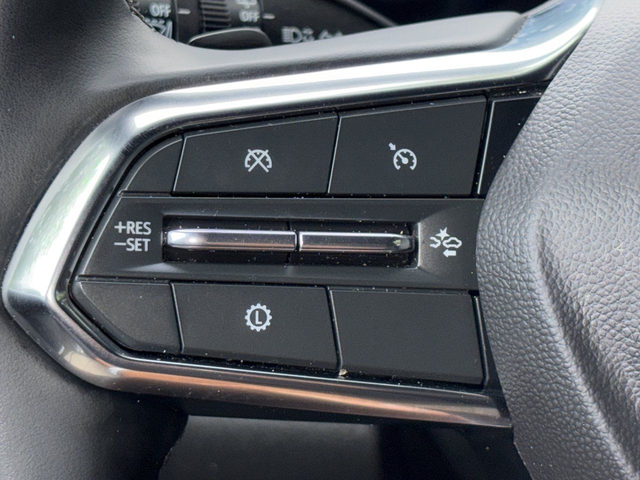 Used 2025 Chevrolet Equinox LT FWD image 10