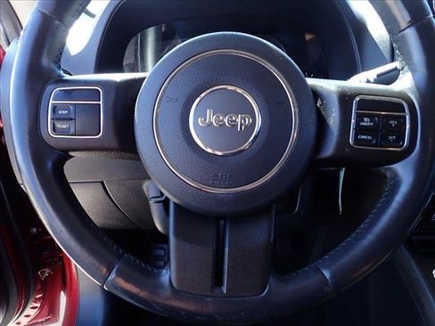 Used 2014 Jeep Patriot Latitude AWD/4WD image 13