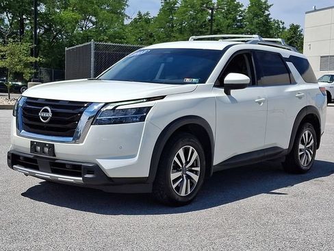 Used 2023 Nissan Pathfinder SL AWD/4WD image 6