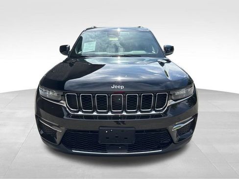 Used 2024 Jeep Grand Cherokee Limited image 8