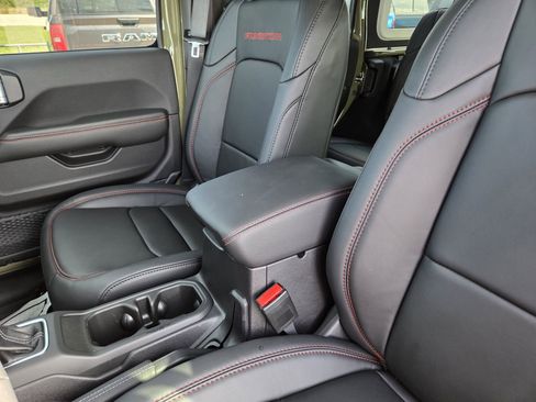 New 2026 Jeep Wrangler Unlimited Rubicon AWD/4WD image 31
