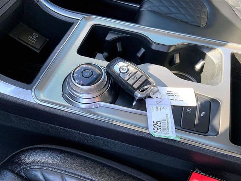 Used 2024 Ford Edge Titanium AWD/4WD image 12