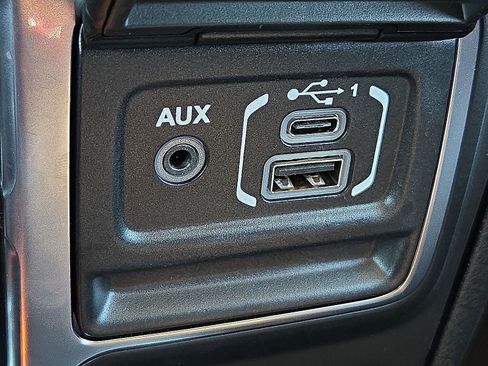 New 2025 Jeep Gladiator Willys image 19