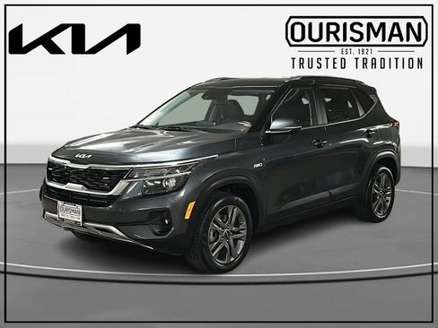 Certified 2023 Kia Seltos S w/ Navigation Package AWD/4WD image 2