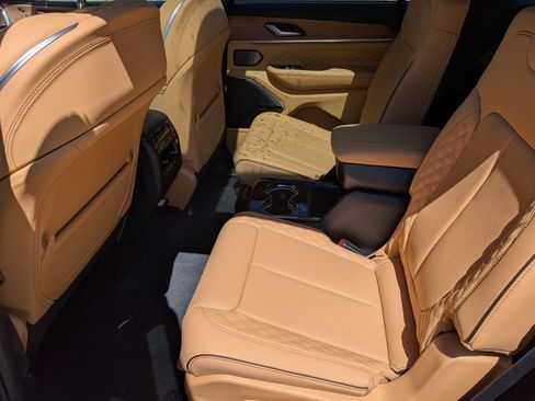 New 2026 Jeep Grand Cherokee L Summit w/ Obsidian Package AWD/4WD image 17