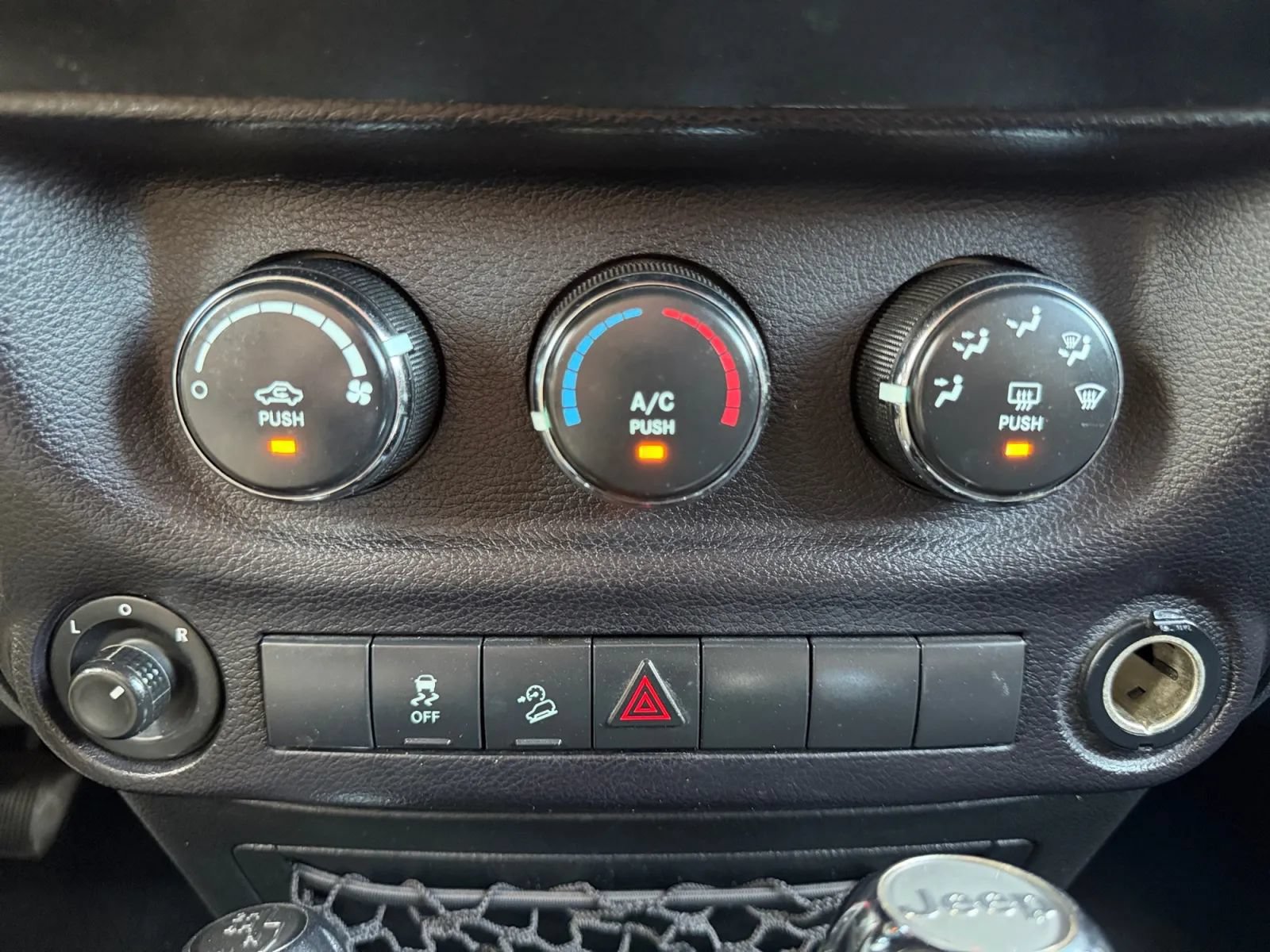 Used 2018 Jeep Wrangler Unlimited Sport S AWD/4WD image 33