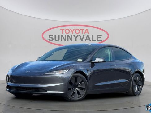 Used 2024 Tesla Model 3 Standard Range image 1