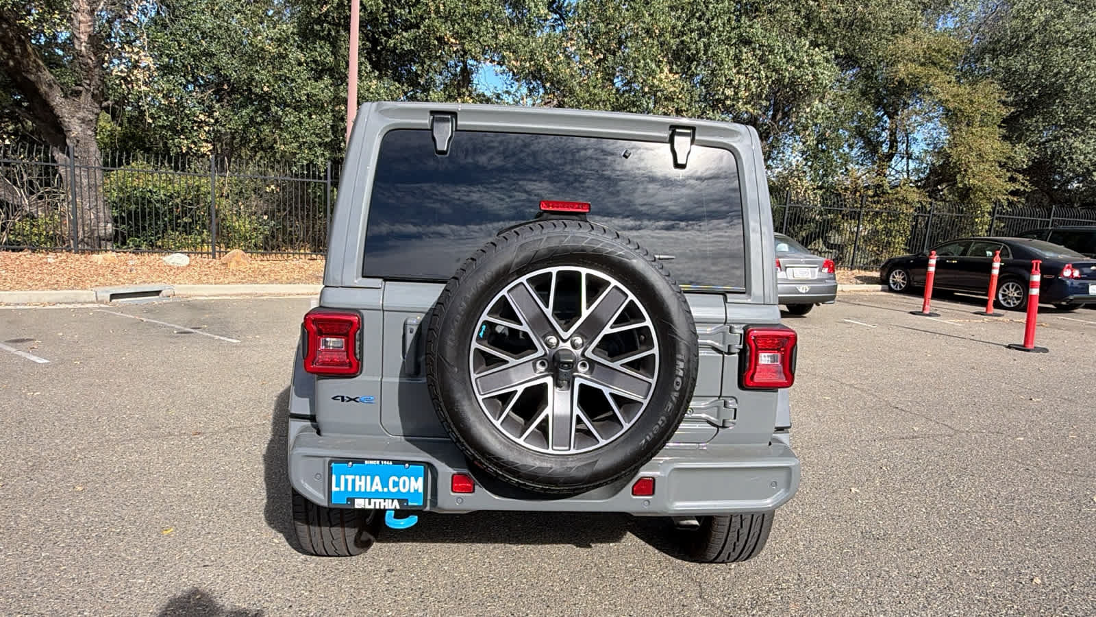 Used 2022 Jeep Wrangler Unlimited Sahara AWD/4WD image 6