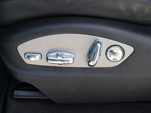 Used 2023 Porsche Macan AWD/4WD image 17