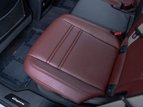 Used 2024 Porsche Cayenne S image 46