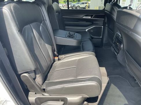 Used 2024 Jeep Wagoneer L Series II RWD image 35