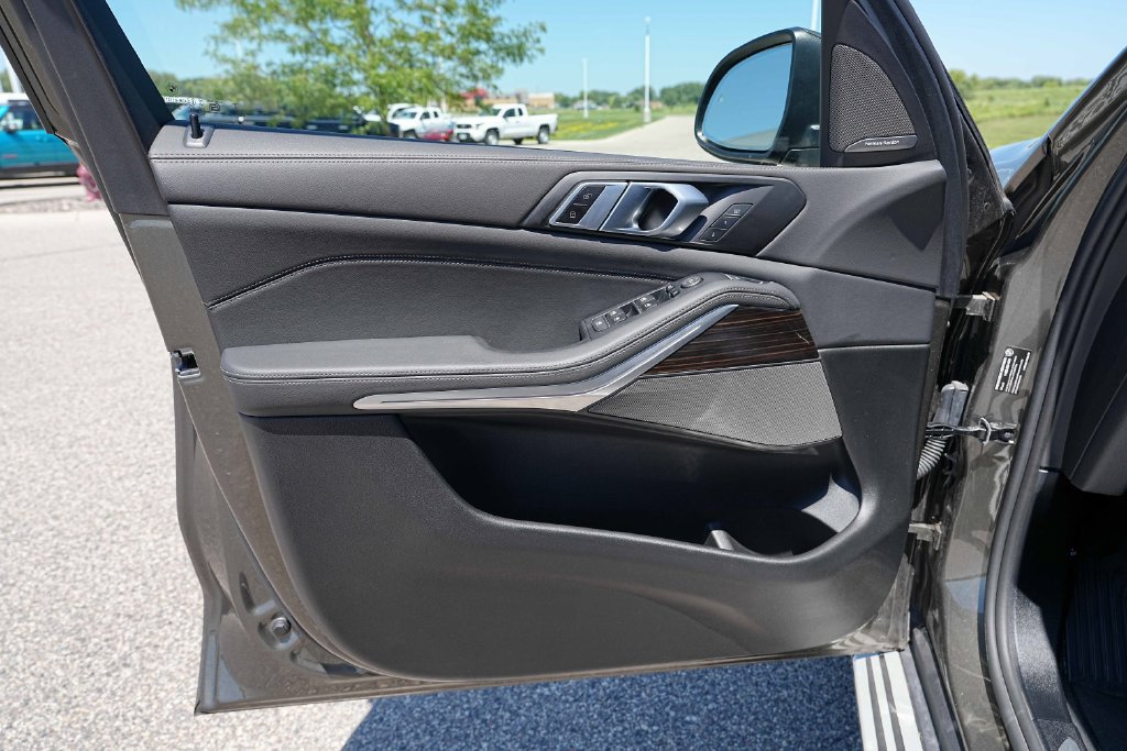 Used 2026 BMW X5 xDrive40i AWD/4WD image 27