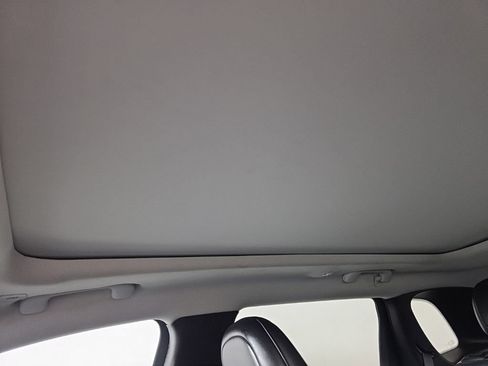 Used 2019 Jeep Cherokee Limited AWD/4WD image 26