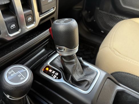 Used 2021 Jeep Wrangler Sport S image 22