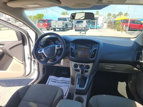 Used 2013 Ford Focus SE FWD image 19