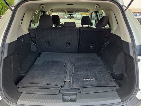 Used 2023 Nissan Rogue SV FWD image 16