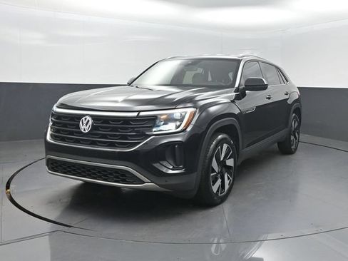 Used 2024 Volkswagen Atlas Cross Sport SE FWD image 1