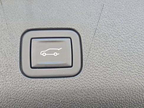 Used 2021 Cadillac Escalade Sport Platinum AWD/4WD image 35