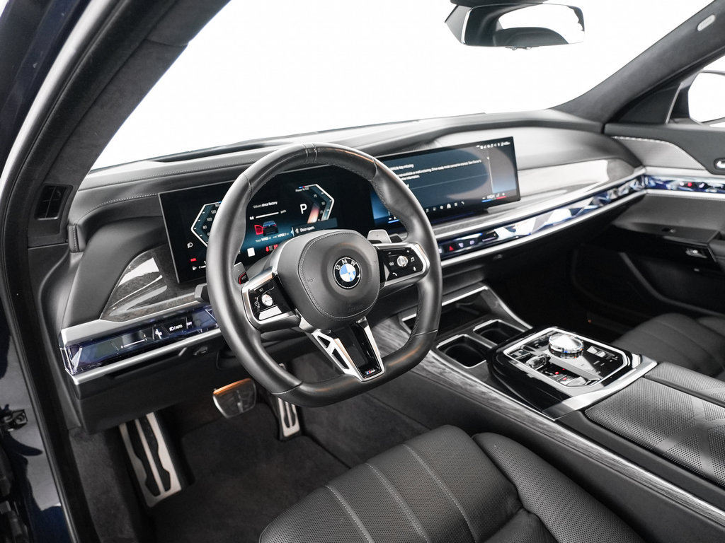 Used 2024 BMW 760i xDrive AWD/4WD image 18