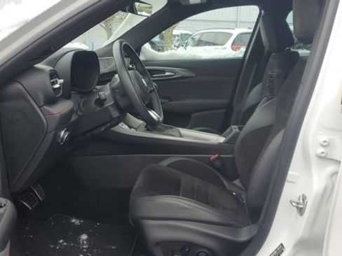 Certified 2024 Dodge Hornet GT image 4