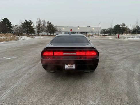Used 2014 Dodge Challenger R/T RWD image 6