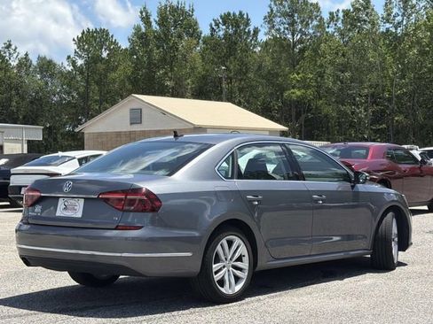 Used 2018 Volkswagen Passat 2.0T SE FWD image 9