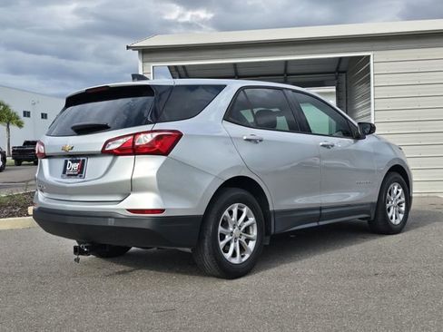 Used 2019 Chevrolet Equinox LS FWD image 5