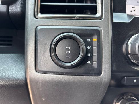 Used 2017 Ford F150 Raptor w/ Equipment Group 801A Mid image 17