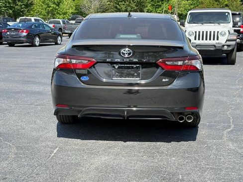 Used 2021 Toyota Camry SE FWD image 5